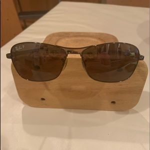 Unisex Ray Ban sunglasses.